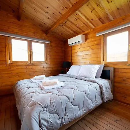 Cabin In Village * Lofou